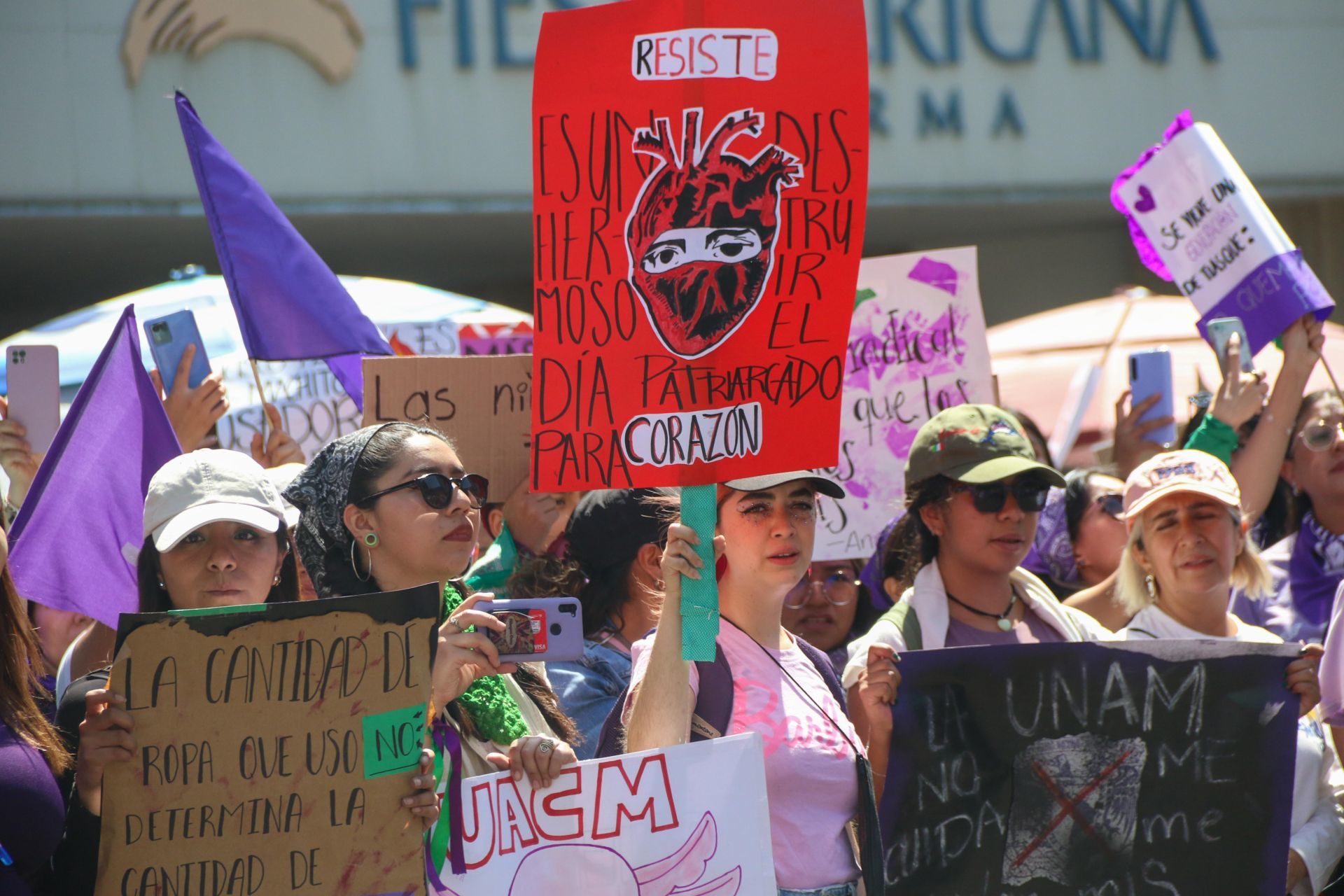 8M en CDMX 2024: ‘Amurallan’ Palacio Nacional para marcha del Día Internacional de las Mujeres