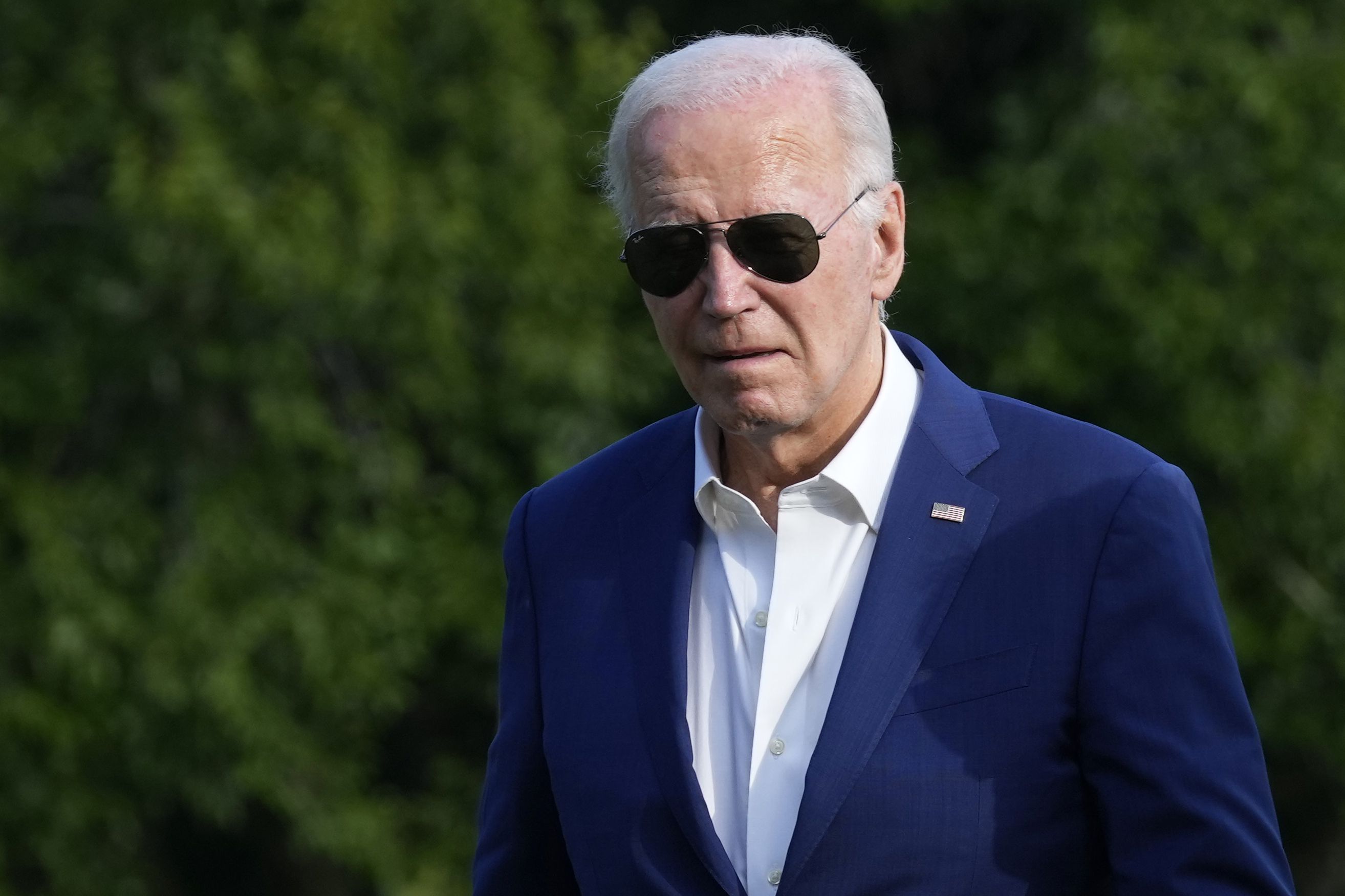 El presidente Joe Biden, se aferró a la candidatura presidencial pese a que los demócratas le pidieron que se 'bajara' de la contienda.