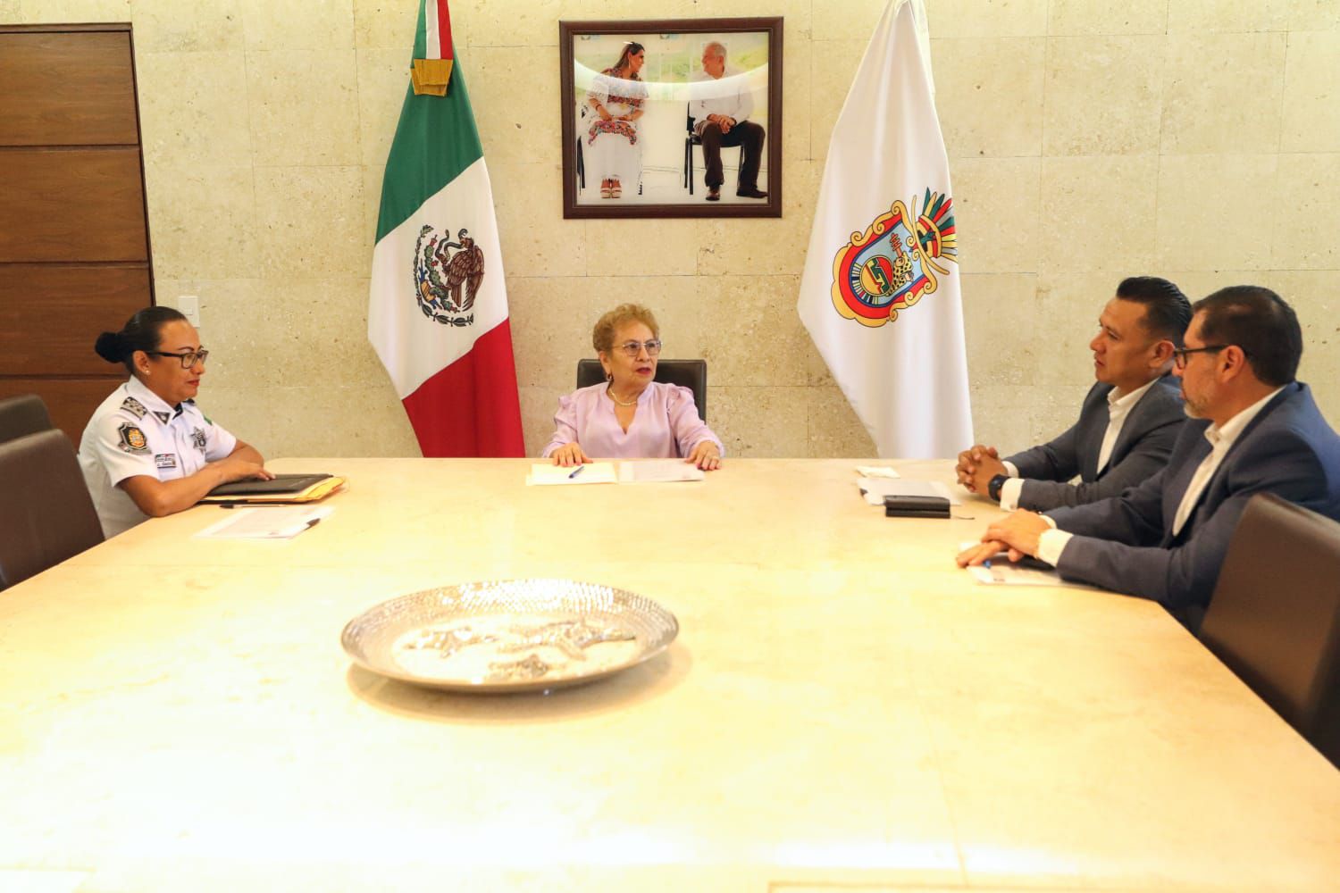 Acuerdan gobiernos de Guerrero y Michoacán coordinación en materia de seguridad