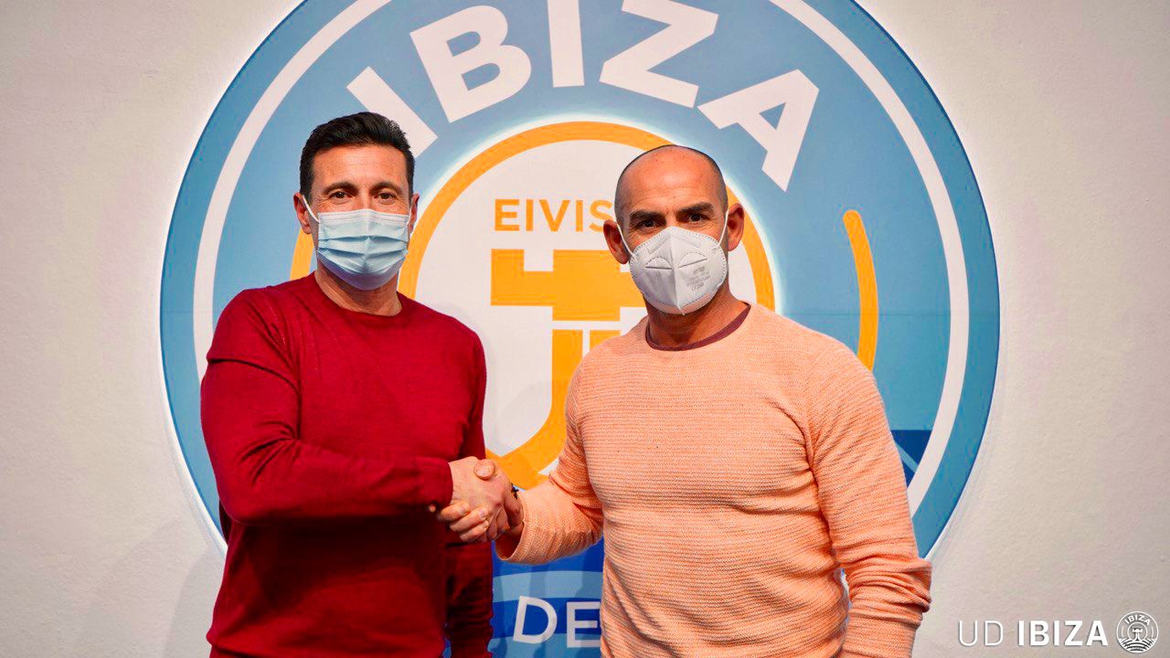 ¡Oficial! Paco Jémez firma contrato con UD Ibiza