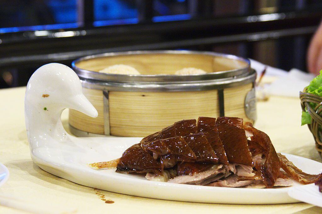 Pato Pekín en el restaurante Bianyifang de Beijing. (Foto: Wikimedia Commons).