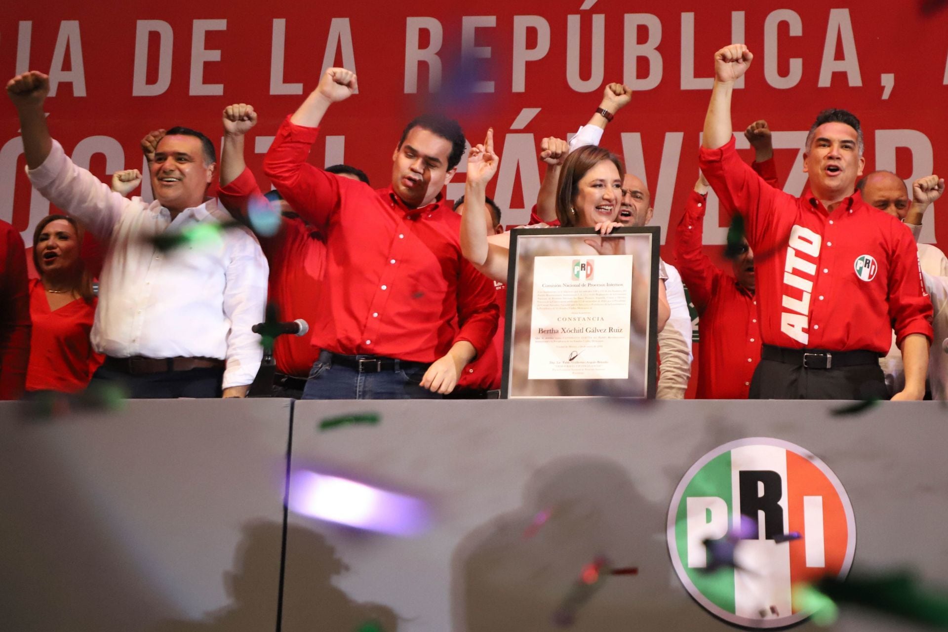 Xóchitl Gálvez recibe constancia de candidatura del PRI y usa discurso de Luis Donaldo Colosio... otra vez 