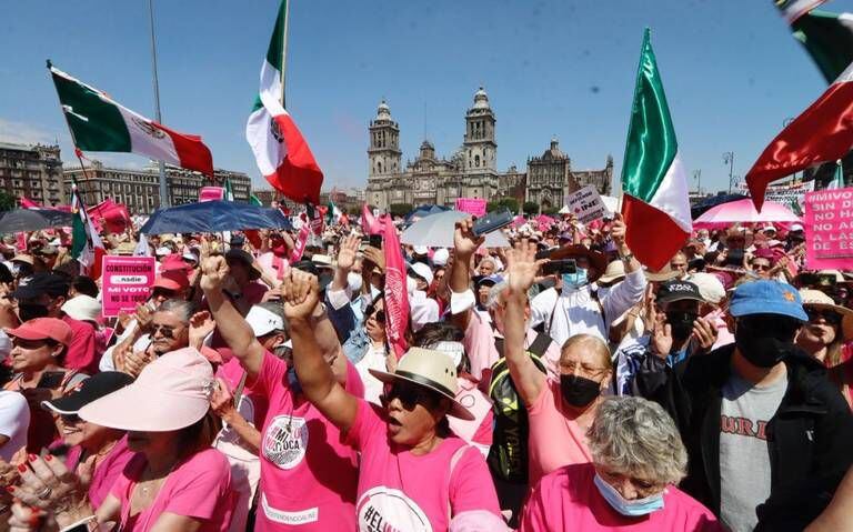Marea Rosa, sin plan B; manifestación será en el Zócalo pese a plantón de CNTE