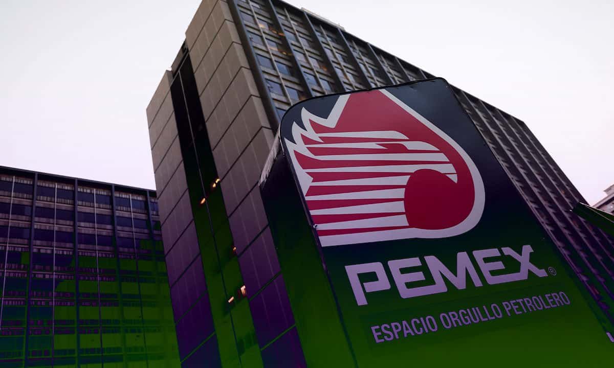 Pemex no puede solo: Plan para refinanciar su deuda incluye ayuda del gobierno  