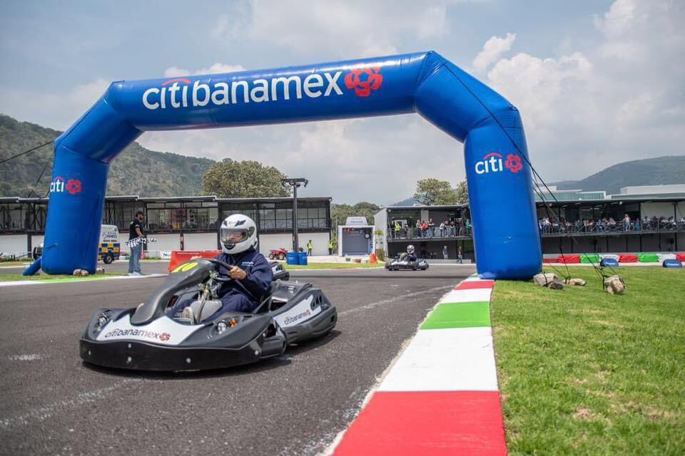 La experiencia es para personas mayores de 16 años y lo más recomendable es que sepan conducir. (Foto: Facebook / Kartódromo Checo Pérez).