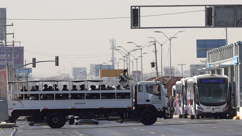 Más de un centenar de elementos de la Guardia Nacional arribaron a la fronteriza Ciudad Juárez. (Foto: EFE)