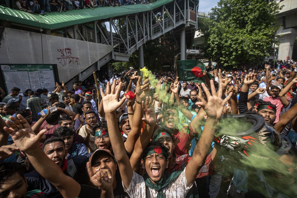 Crisis en Bangladesh: ¿Por qué la primera ministra ‘huyó’ a la India en medio de protestas estudiantiles?