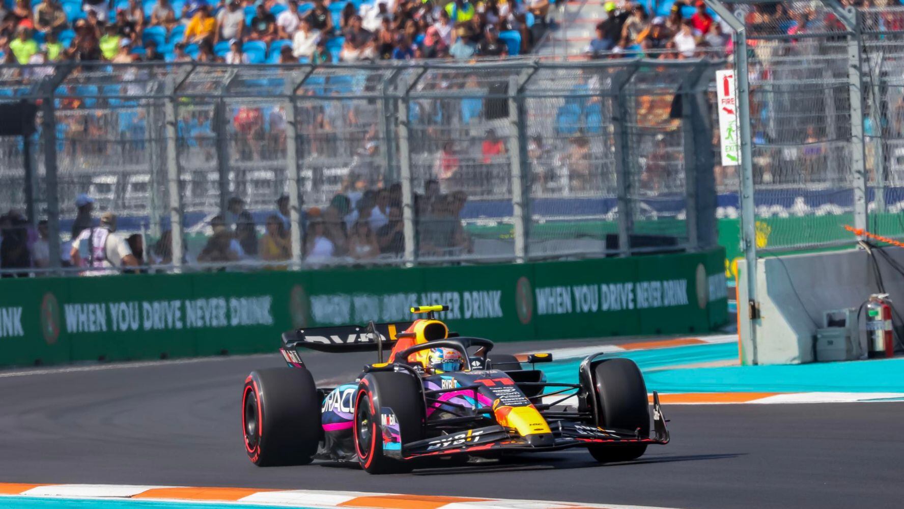 GP de Miami: Verstappen gana a ‘Checo’ Pérez primer duelo ‘llanta con llanta’ y la carrera