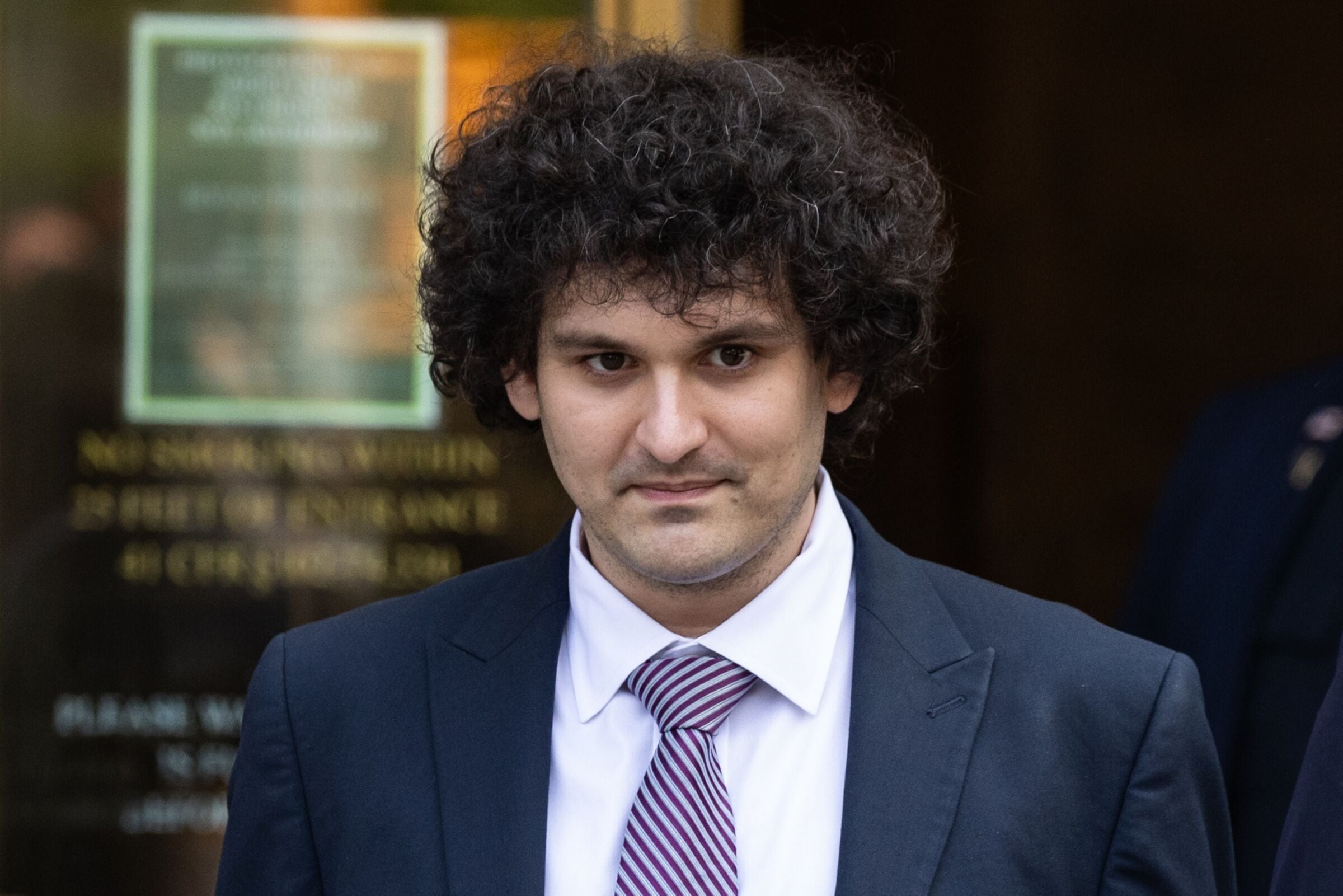 Sam Bankman-Fried, ‘cerebro’ de criptomonedas FTX, es condenado a 25 años de prisión