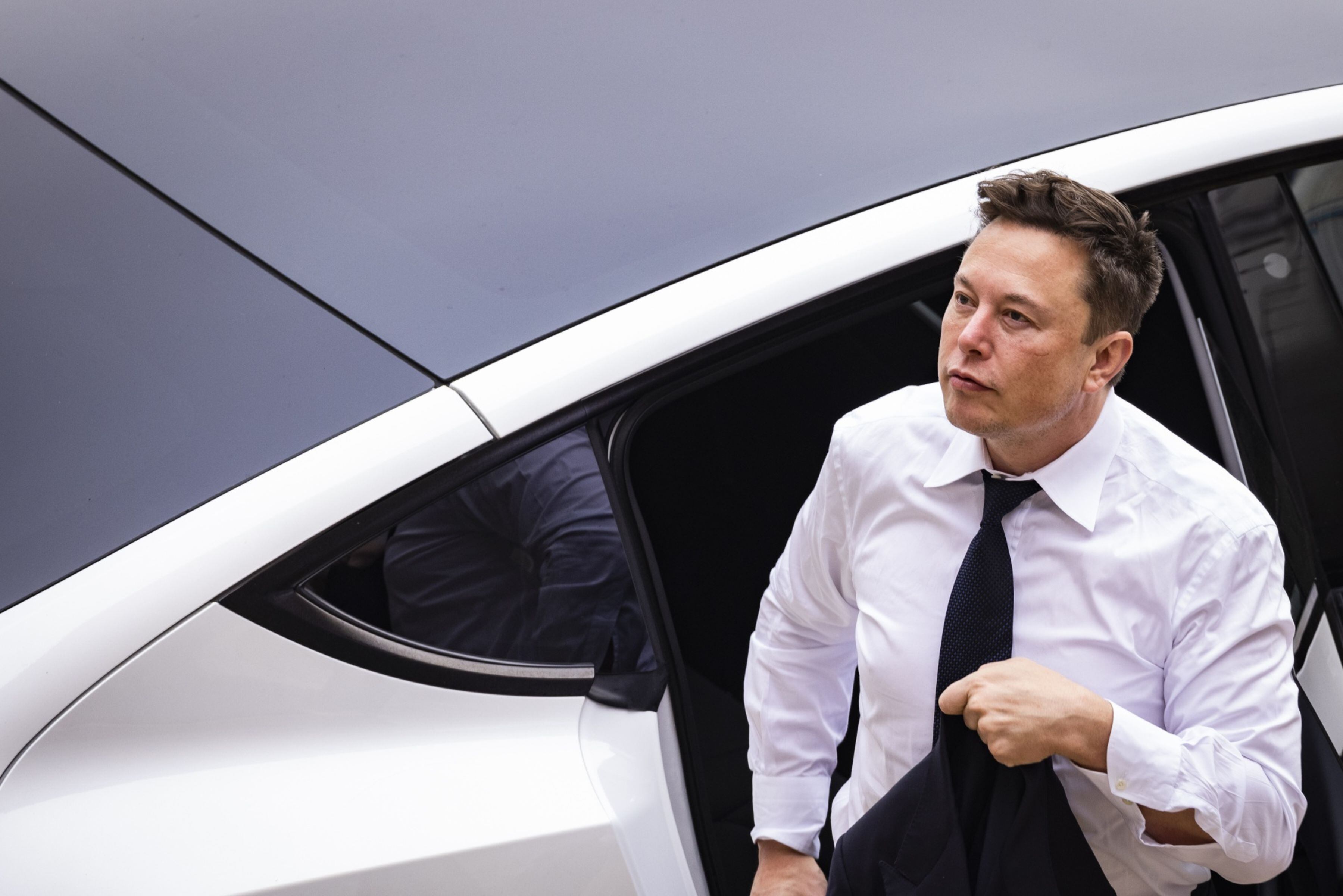 ‘Odio decirlo’: Elon Musk pide aumentar la producción… de petróleo y gas