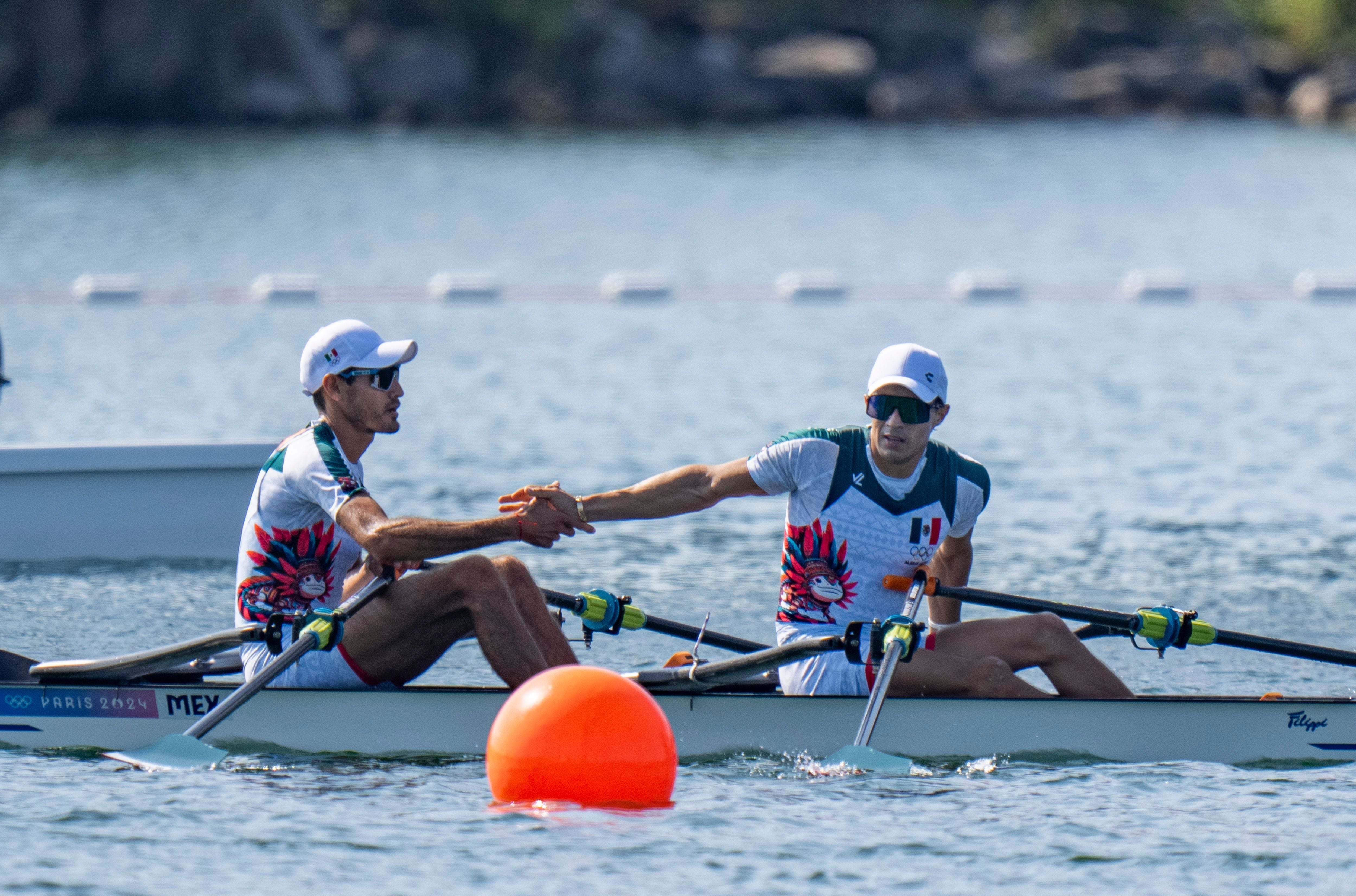 Miguel Carballo y Alexis López competirán en la disciplina de remo este viernes.