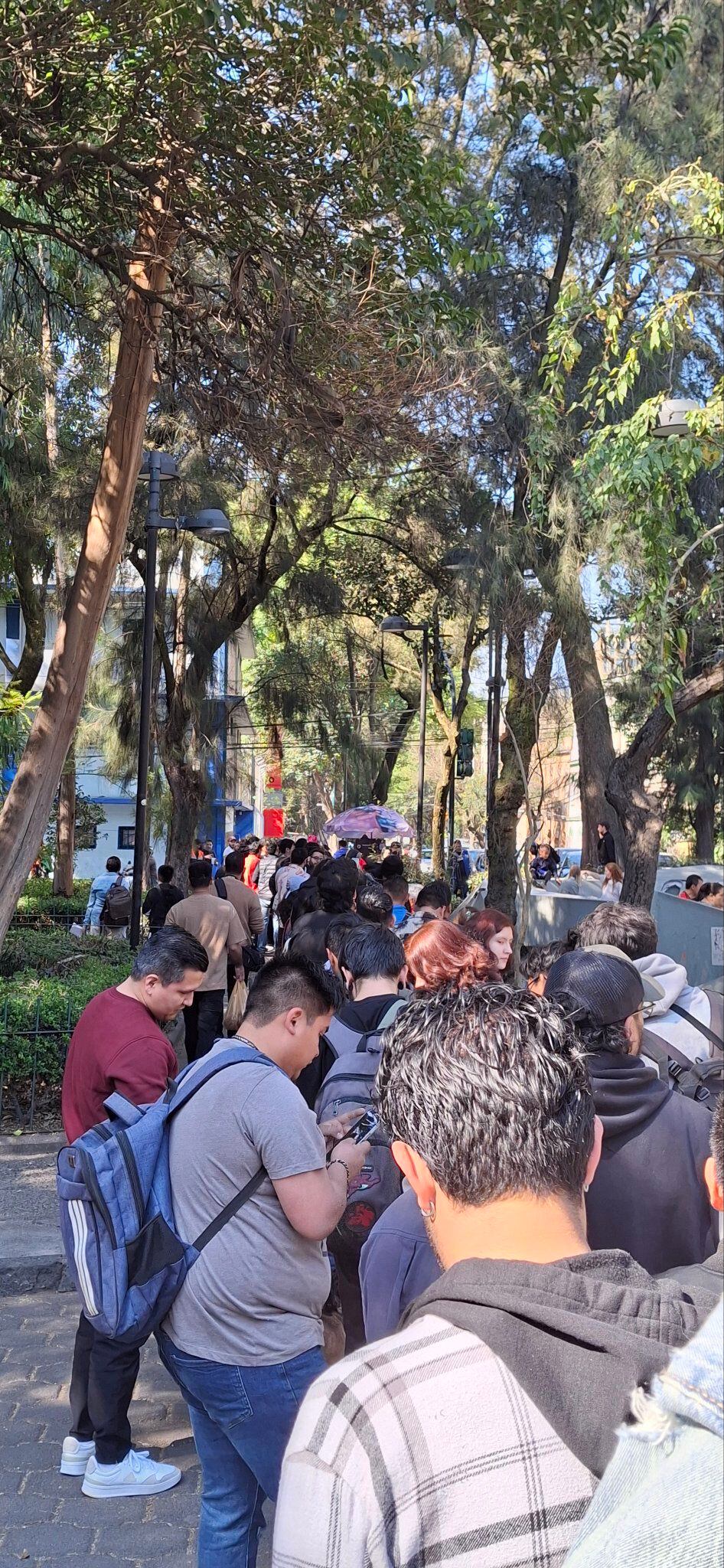 La fila para conseguir los tamales de Linkin Park era muy larga. (Foto: @paconieto07)