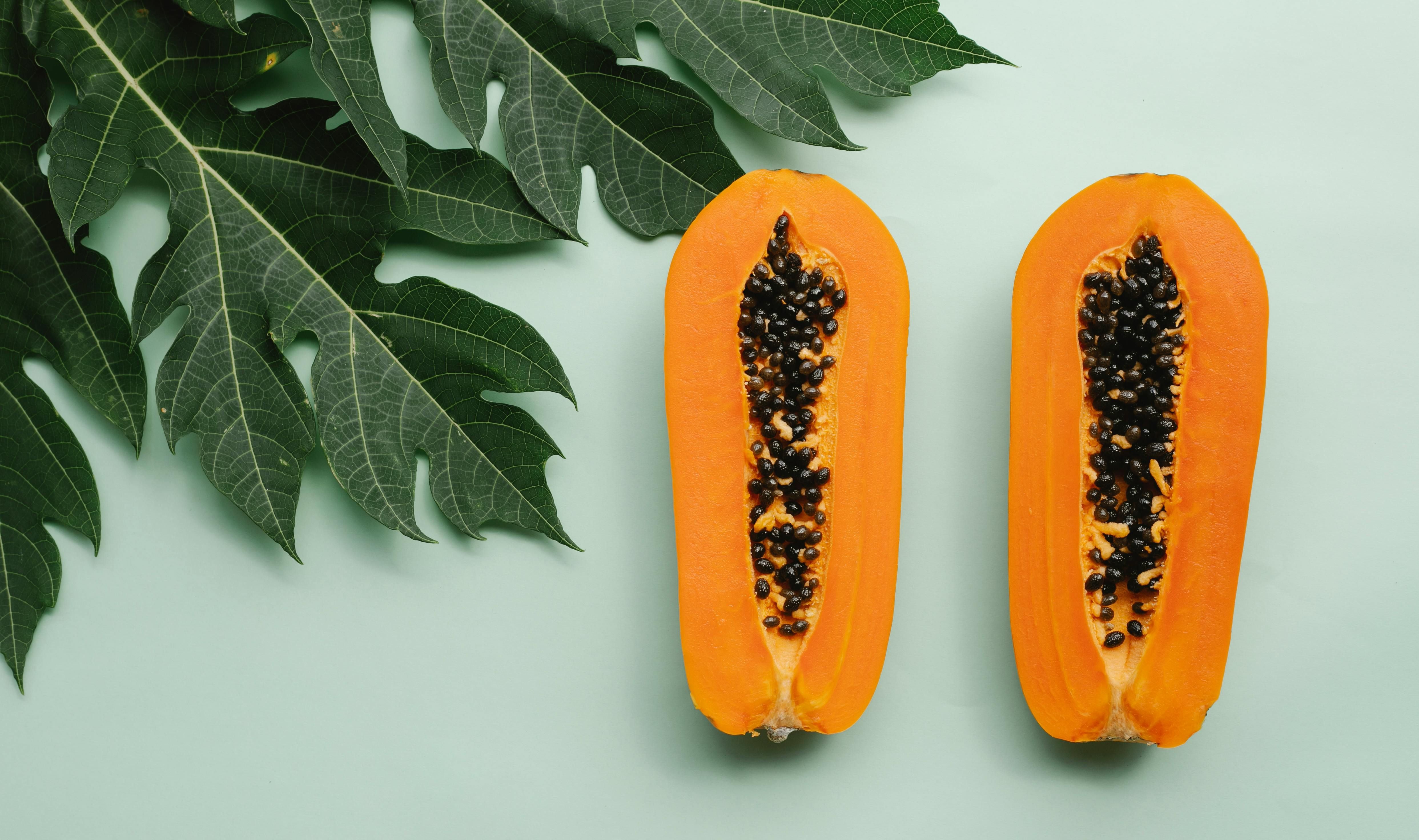 La vitamina C y los antioxidantes presentes en la papaya cuenta con una gran cantidad de beneficios en la salud de la piel. (Foto: Pexels)