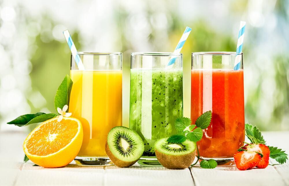 Existe una amplia variedad de jugos a los que les atribuyen popularmente beneficios para la salud. (Foto: Shutterstock).