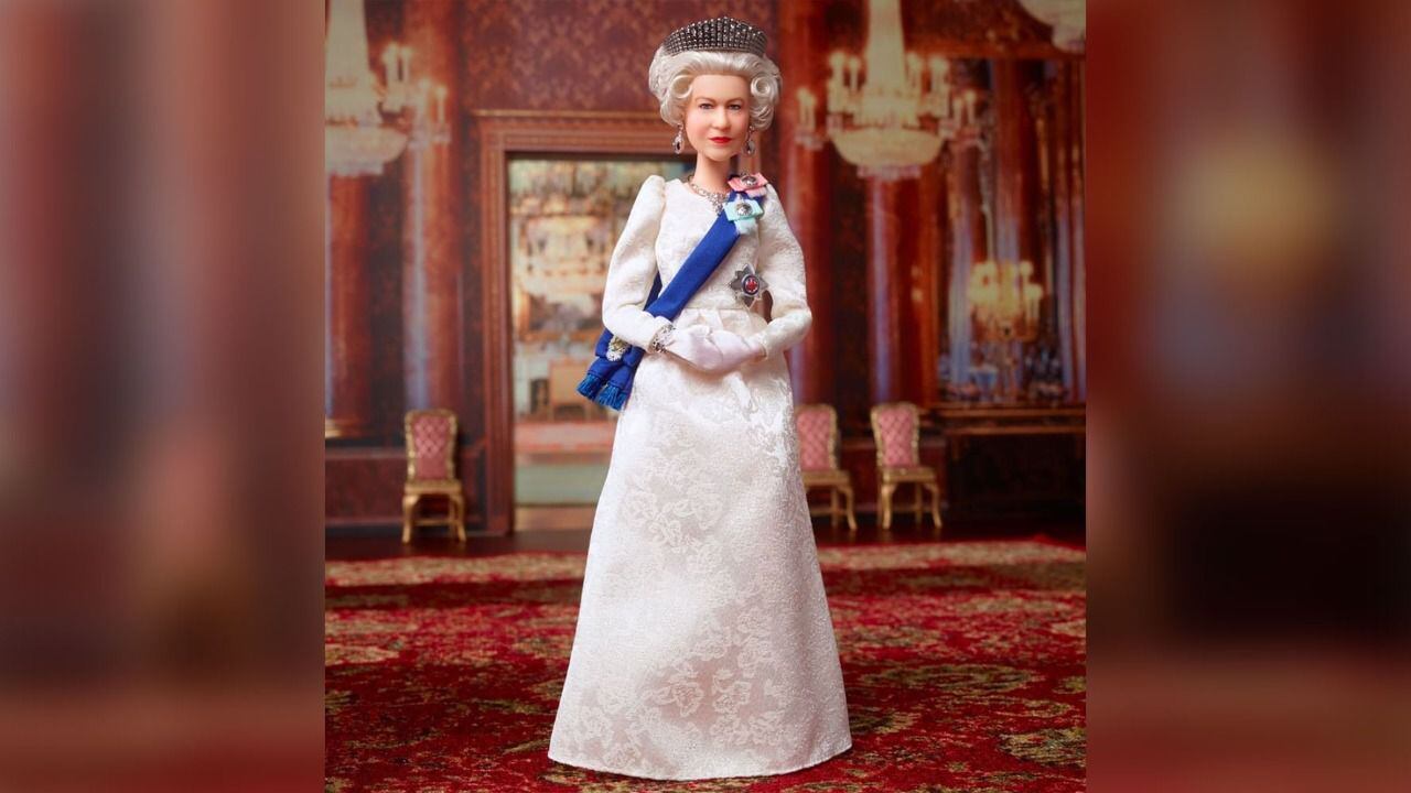 La muñeca Barbie de la Reina Isabel. 