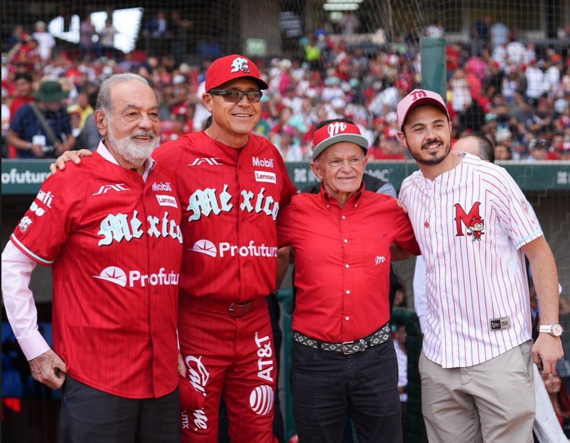 Carlos Slim aparece en una fotografía en el Estadio Alfredo Harp Helú. (Foto: Instagram / @diablosrojosmx)
