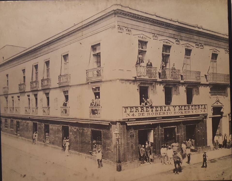 La tienda abrió originalmente en 1865, durante el reinado de Maxmiliano de Habsburgo. (Foto: Facebook Casa Boker) 