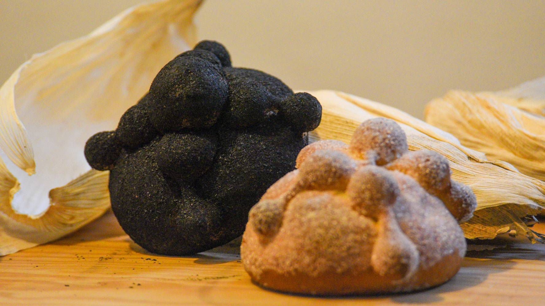 El pan de muerto es uno de los alimentos más populares de la temporada de Día de Muertos. (Foto: Cuartoscuro)