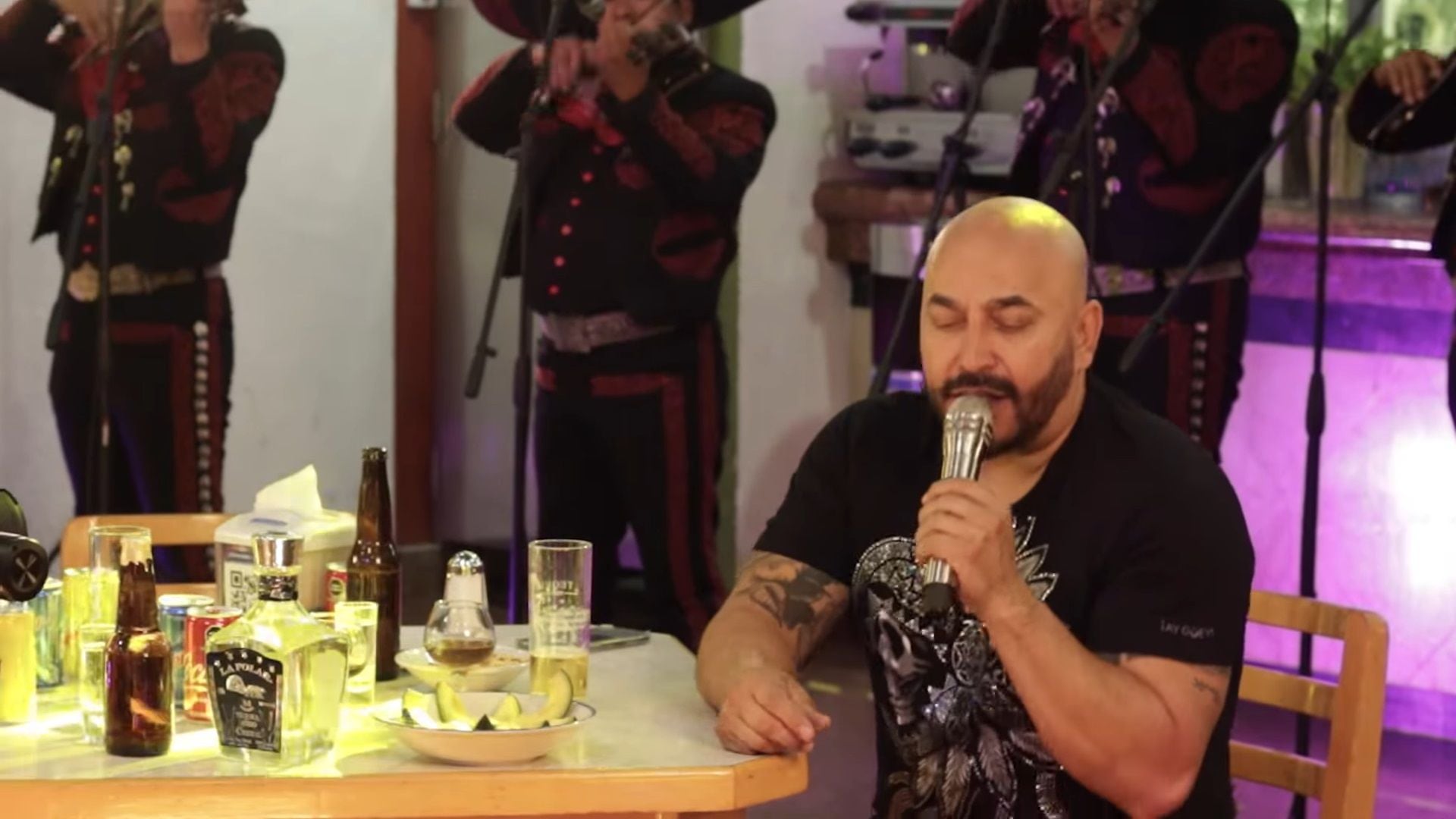 Lupillo Rivera en La Polar: Este es el video musical que grabó en el restaurante de birria 