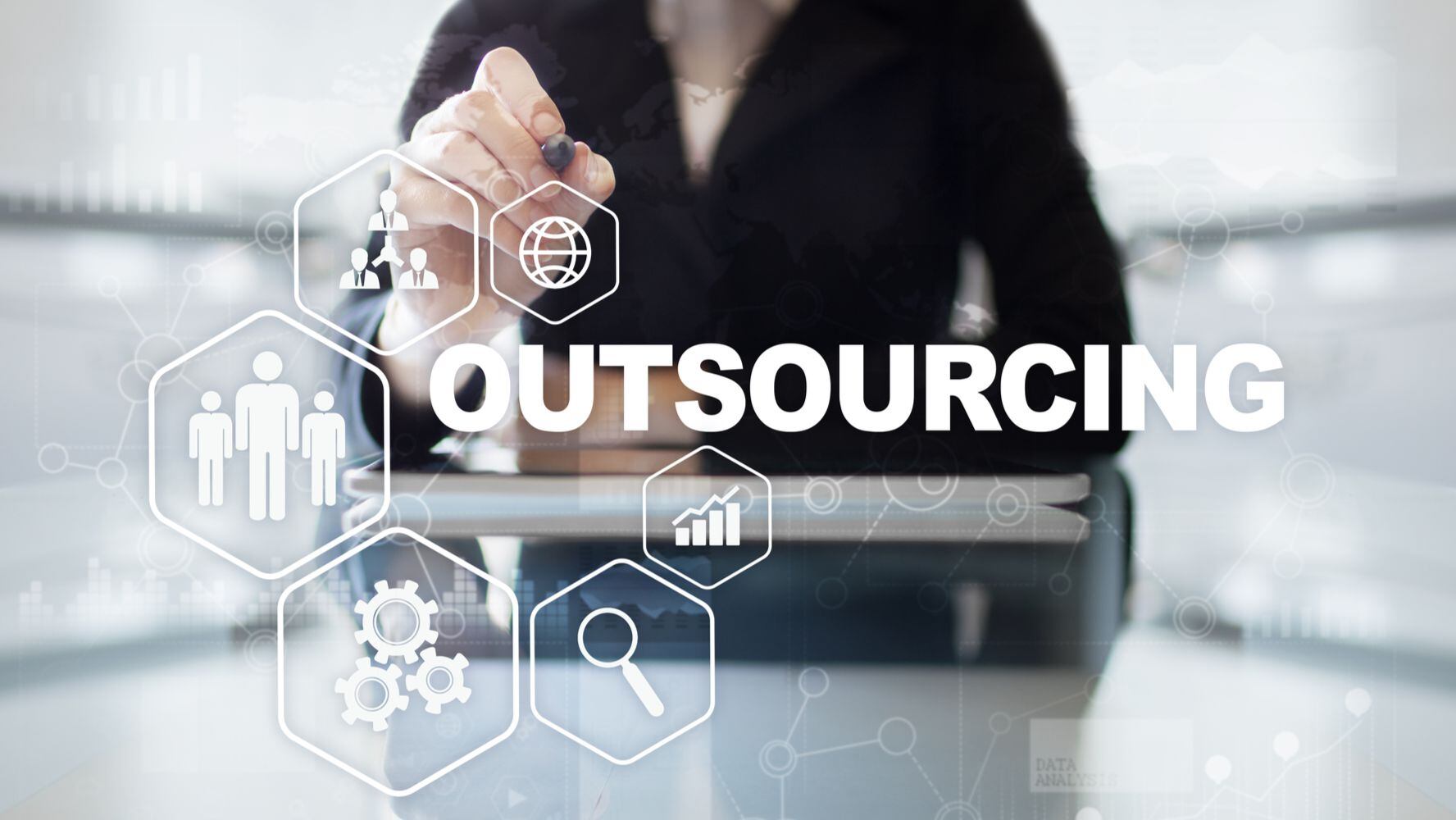 ¿Qué es el outsourcing y cómo funciona?