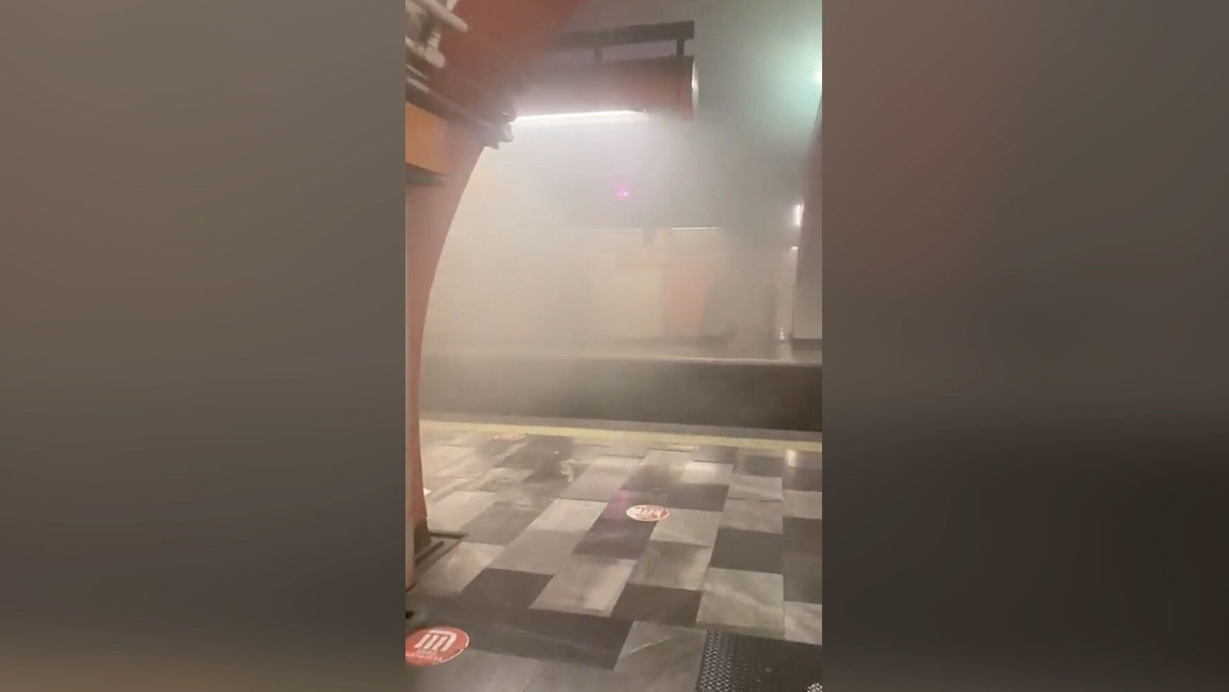 Corto circuito en Línea 7 del Metro: Desalojan a usuarios en Barranca del Muerto; hay 20 intoxicados