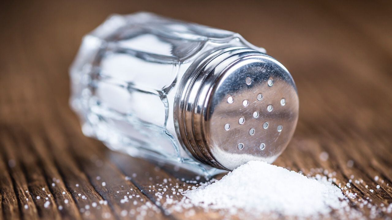 Un elevado consumo de sal contribuye a una mala salud y deterioro del metabolismo.