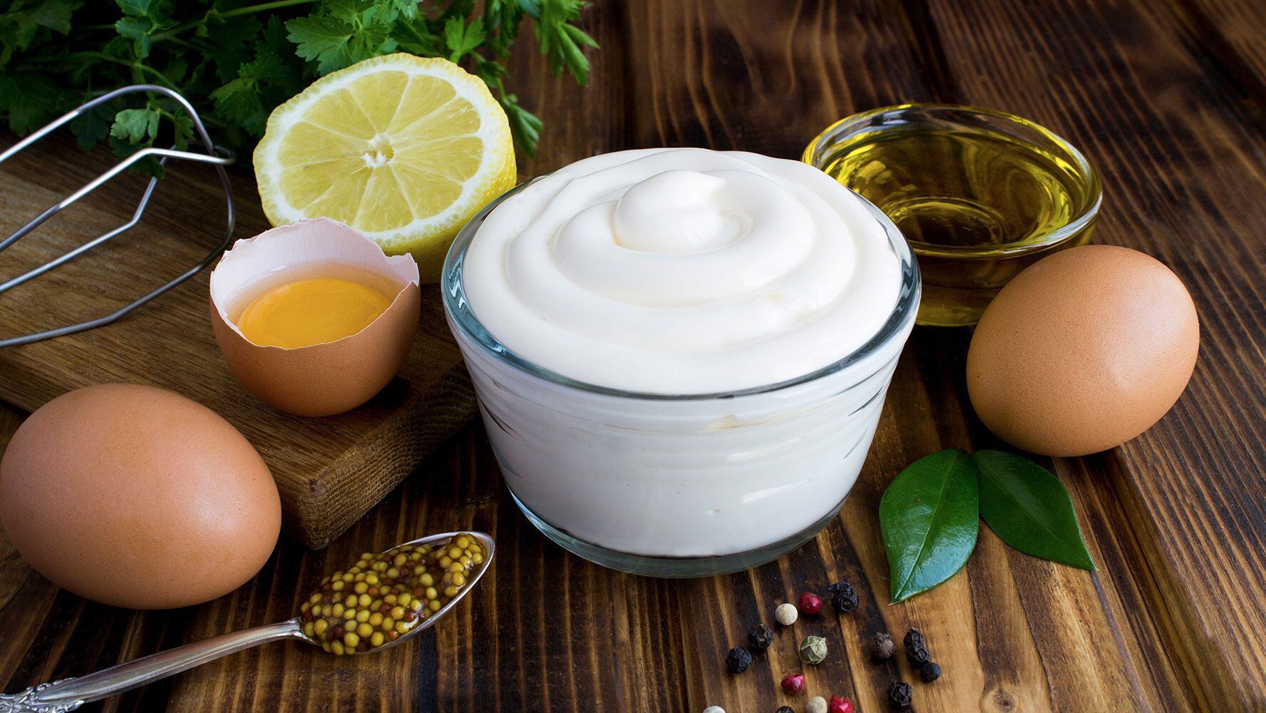 La mayonesa es el resultado de una emulsión de yema de huevo. (Foto: Shuttertsock)