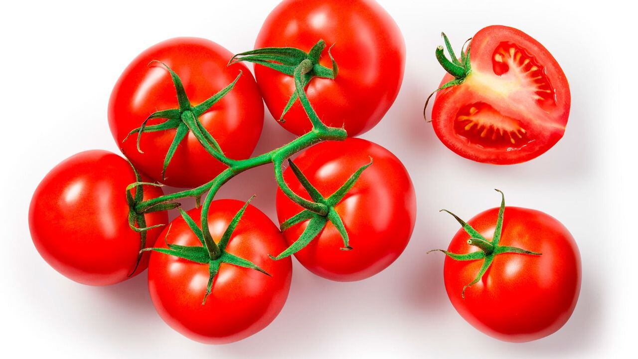 Loa antioxidantes presentes en el jugo de tomate pueden impactar de manera positiva contra el cáncer de próstata. (Foto: Especial El Financiero)