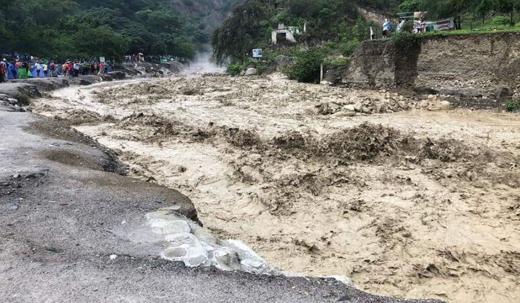 ¡Ah pa’ susto! Desborde de río en grutas de Tolantongo provoca evacuación de turistas