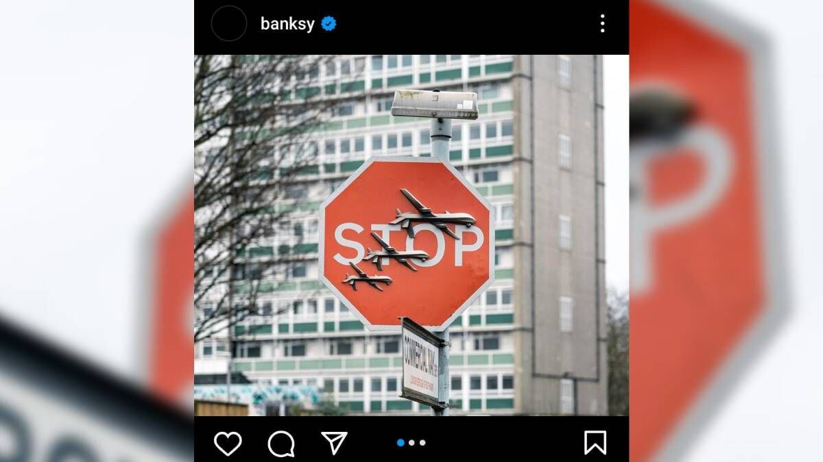 Banksy compartió la instalación de su nueva obra en Instagram.