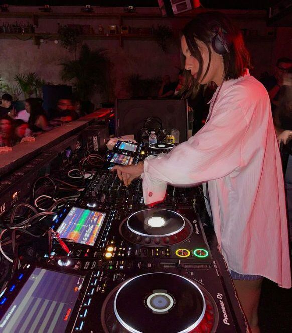 Camila Valero también es DJ. (Foto: Instagram @_camilavalero)