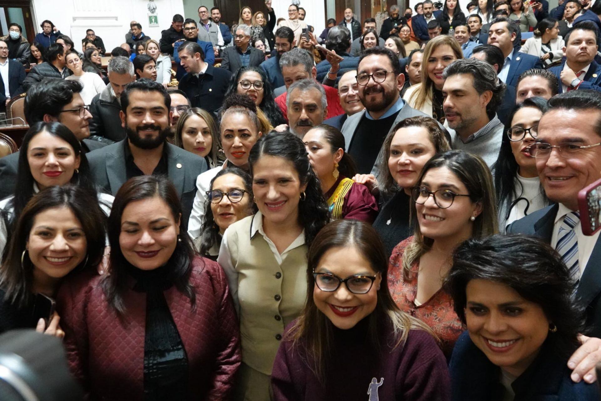 Bertha Alcalde tomó protesta como titular de la Fiscalía CDMX.