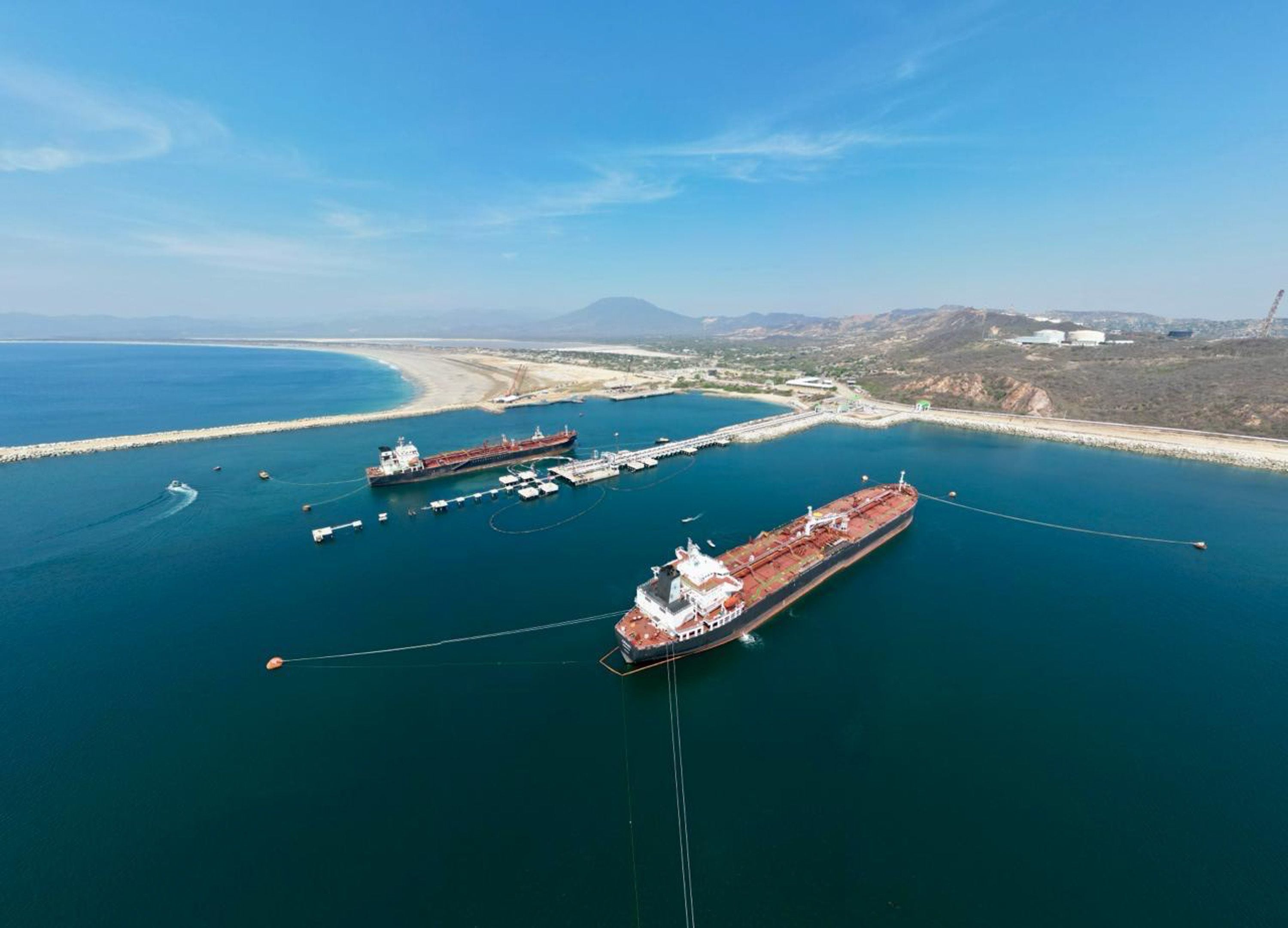 Slim y Pemex se alían para la prospección y posterior explotación de gas natural en el Golfo de México (Foto: PRESIDENCIA/CUARTOSCURO)