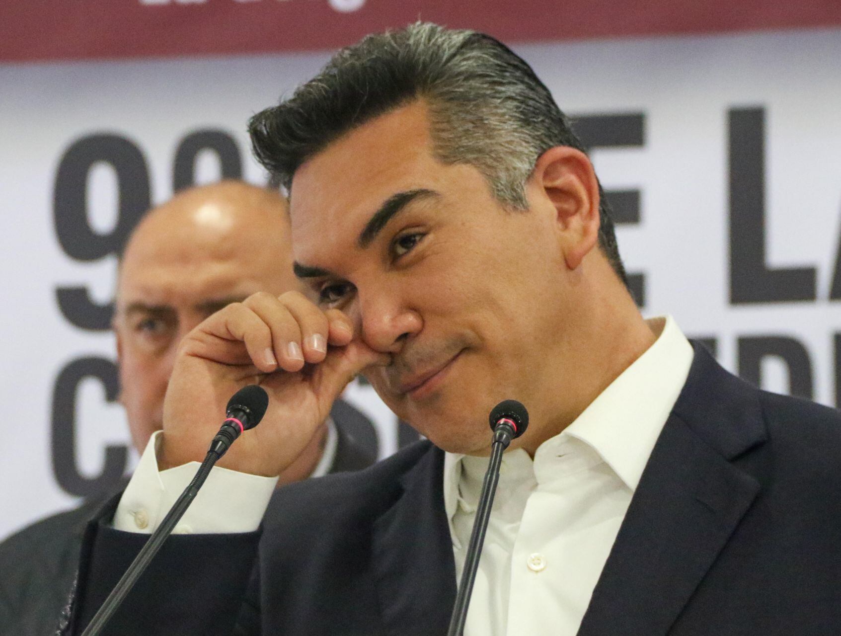 Alito’ Moreno, con ‘la soga al cuello’: 15 exgobernadores del PRI piden su renuncia