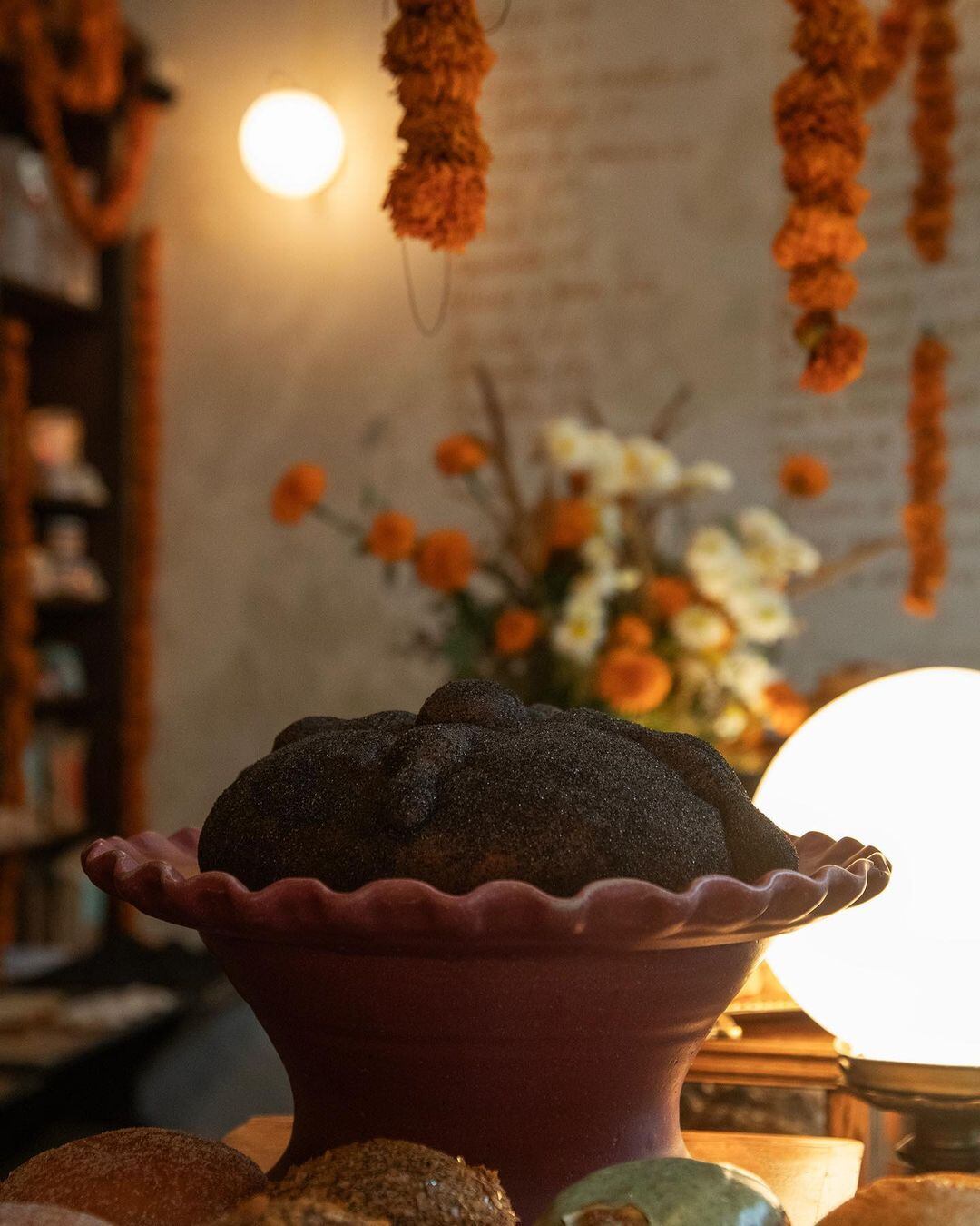 Pan de muerto de Rosetta. (Foto: Instagram / @panaderiarosetta).