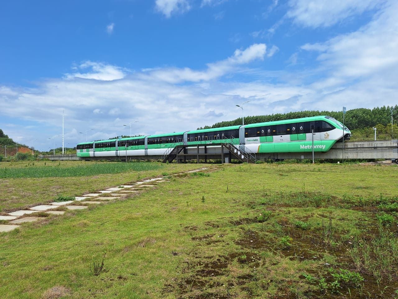 Realizan en China pruebas de trenes monorriel para Líneas 4 y 6 del metro