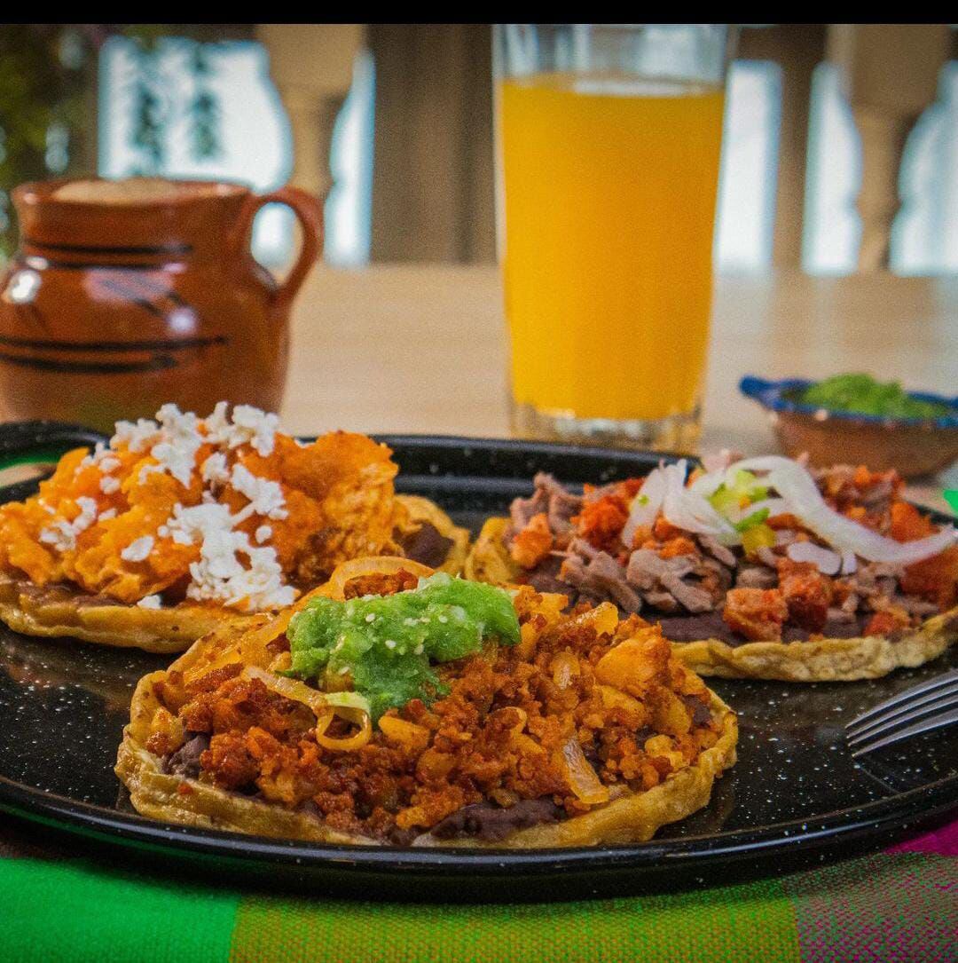 El Jarocho ofrece tacos de guisado. (Foto: Instagram @tacos_eljarocho)