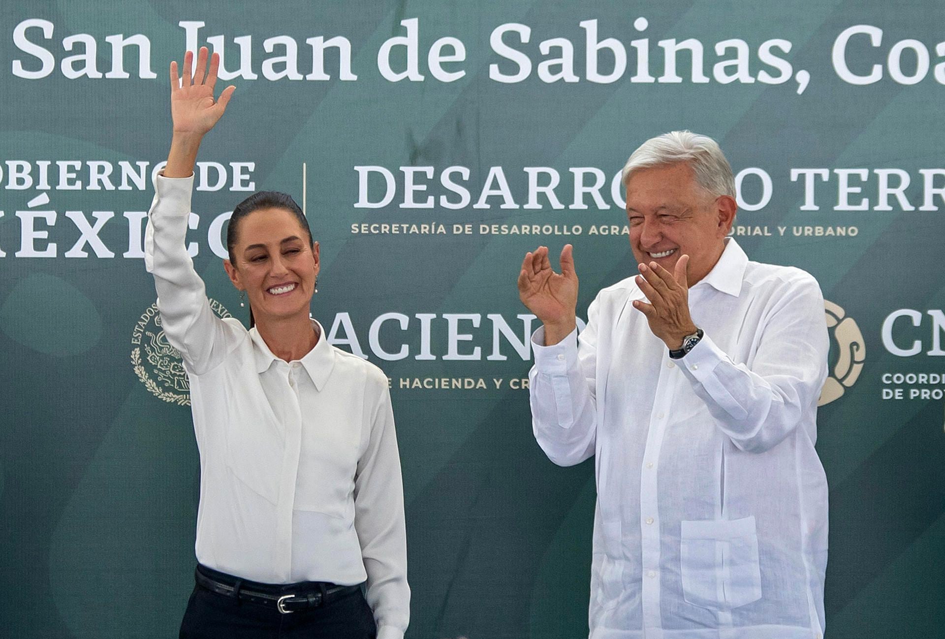 El presidente de México y la virtual presidenta electa presentaron juntos el Plan de Justicia Pasta de Conchos. (Foto: EFE)