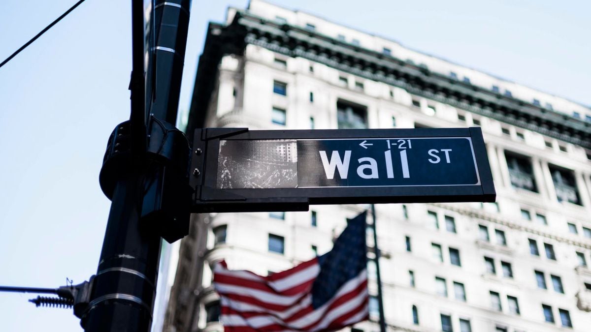 Wall Street ‘respira’: Arranca con ganancias mientras espera ‘claridad’ en el rumbo de la Fed 