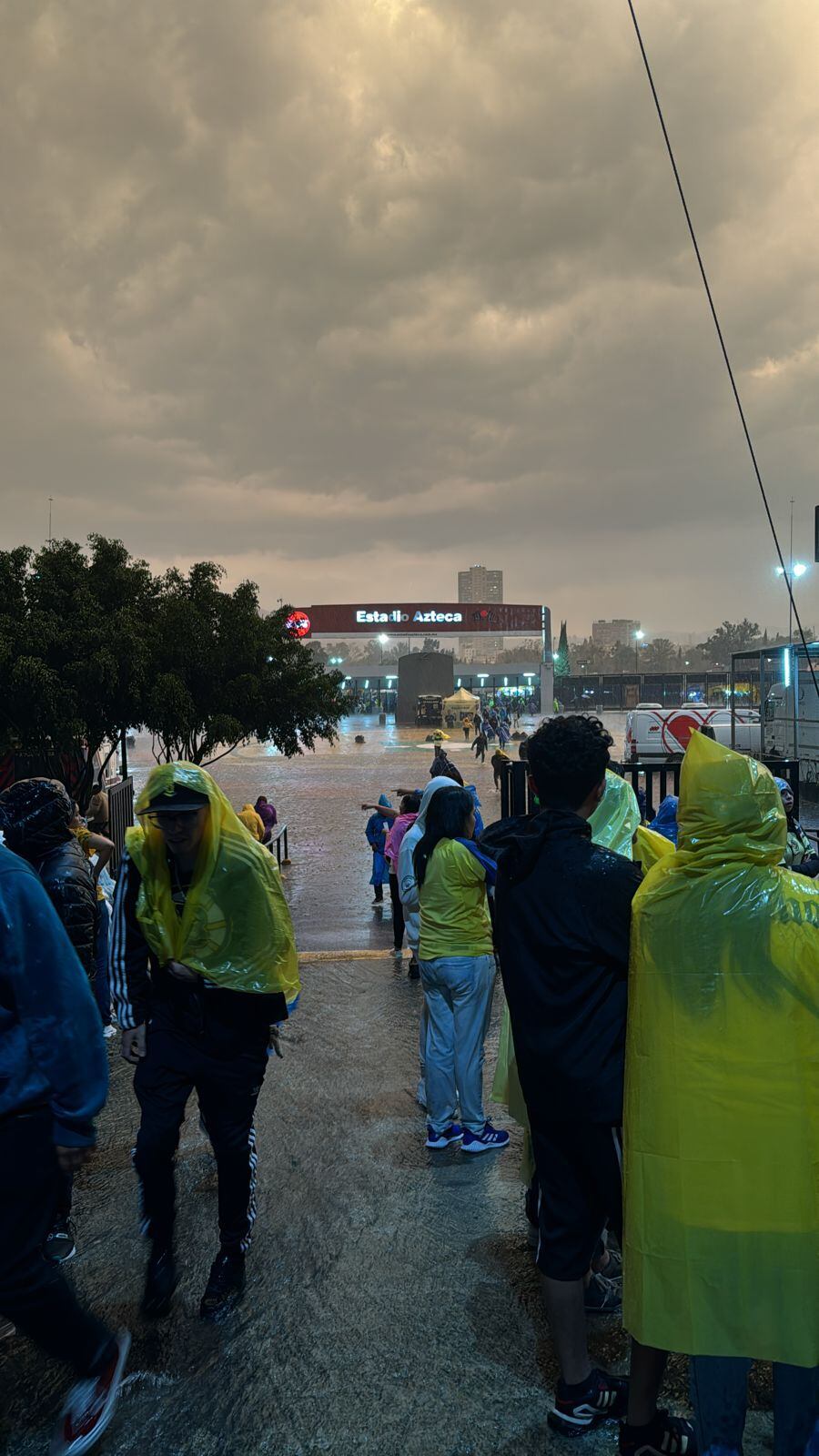 Las fuertes lluvias en la CDMX retrasaron el partido entre América y Monterrey en la final femenil de la Liga MX: (Foto: Andrea Vázquez/El Financiero)