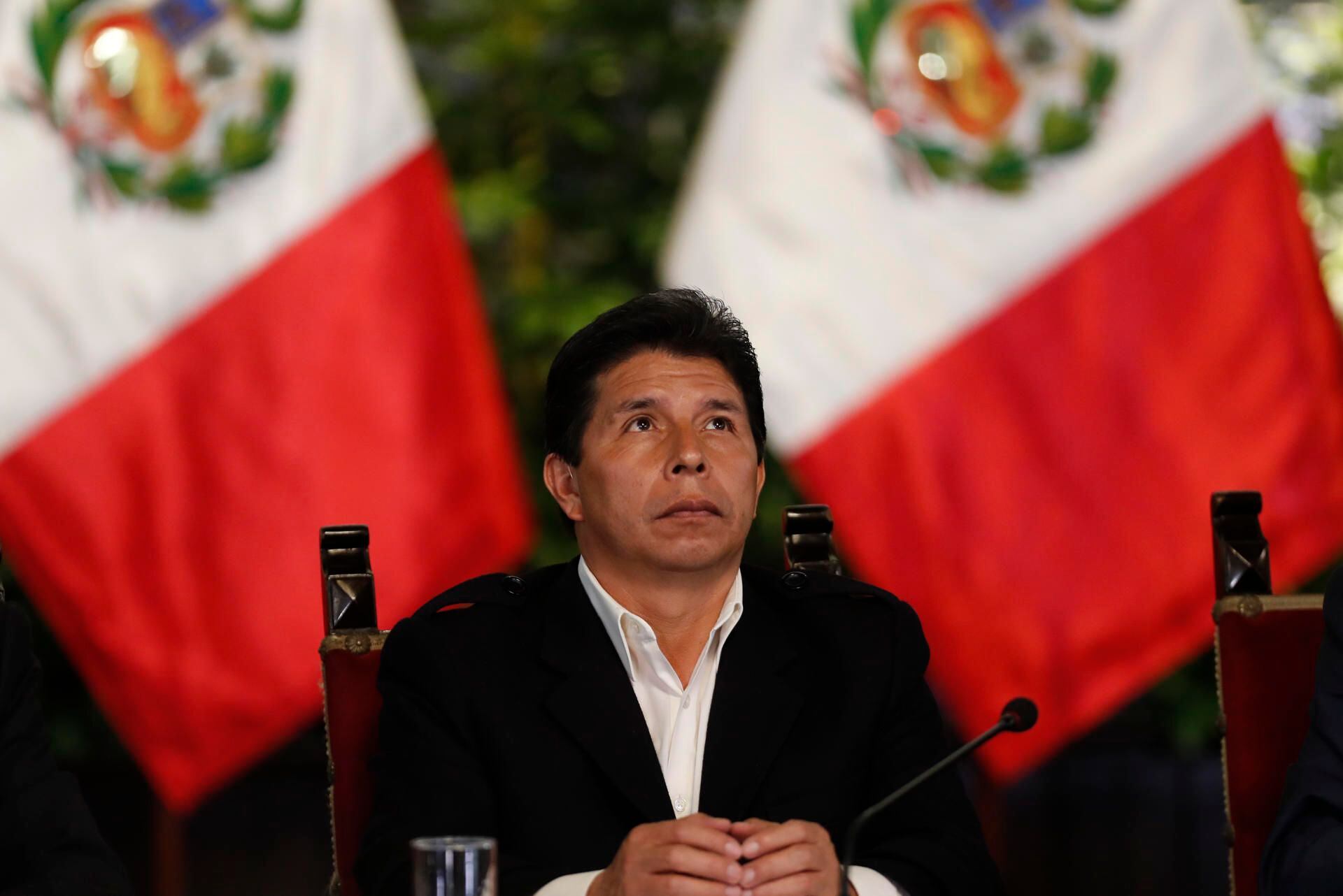 Perú, en llamas: Vicepresidenta, canciller y oposición acusan ‘autogolpe de Estado’ de Pedro Castillo