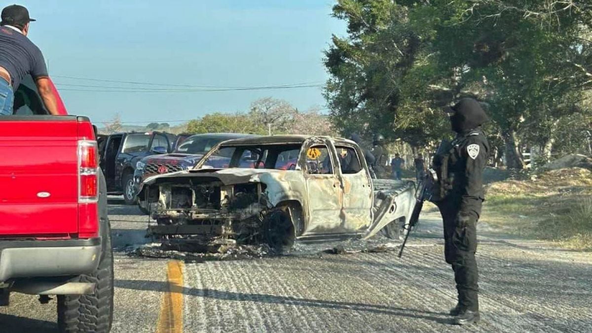 Hombres armados se enfrentan en carretera de Chiapas; conductores quedan ‘atrapados’ entre las balas