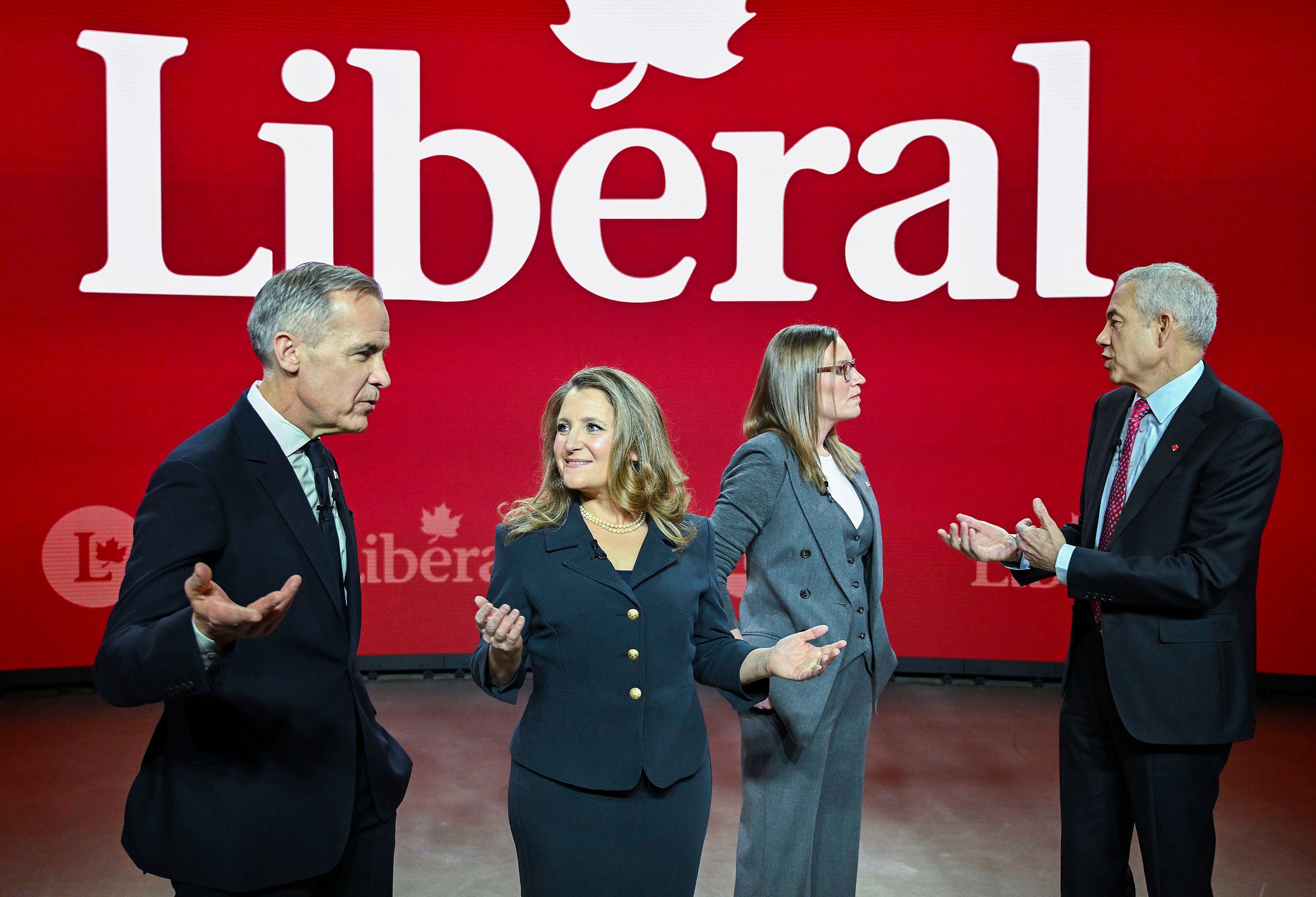 Mark Carney, a la izquierda, y Chrystia Freeland, en un debate de los candidatos del Partido Liberal.