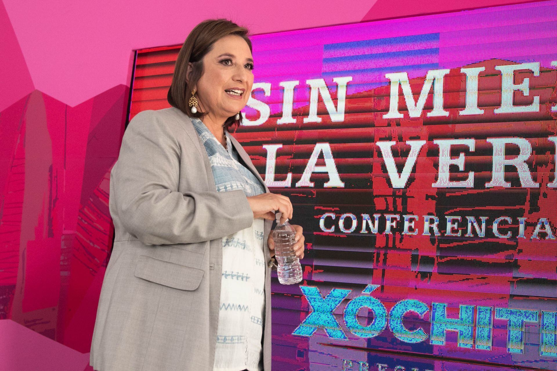 Xochitl Gálvez, candidata de PRI, PAN y PRD, llega al primer debate presidencial con una desventaja en las encuestas.