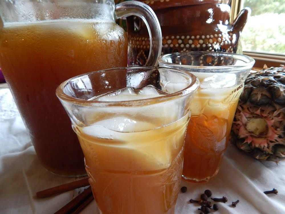 Tepache is a drink made with tropical or citrus fruits.  (Photo: www.gob.mx)