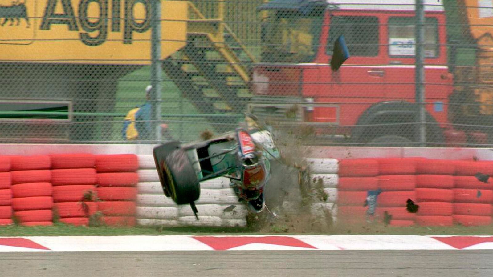 Rubens Barrcihello tuvo un accidente en el GP de San Marino de 1994 cuando se despistó a 225 kilómetros por hora.