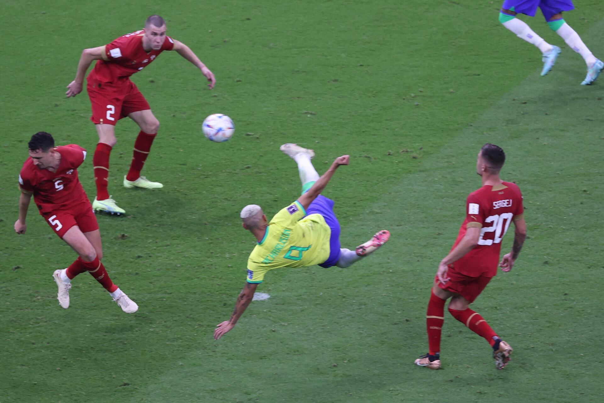 La jugada de Richarlison al minuto 73 fue protagonista en el partido de Brasil ante Serbia.