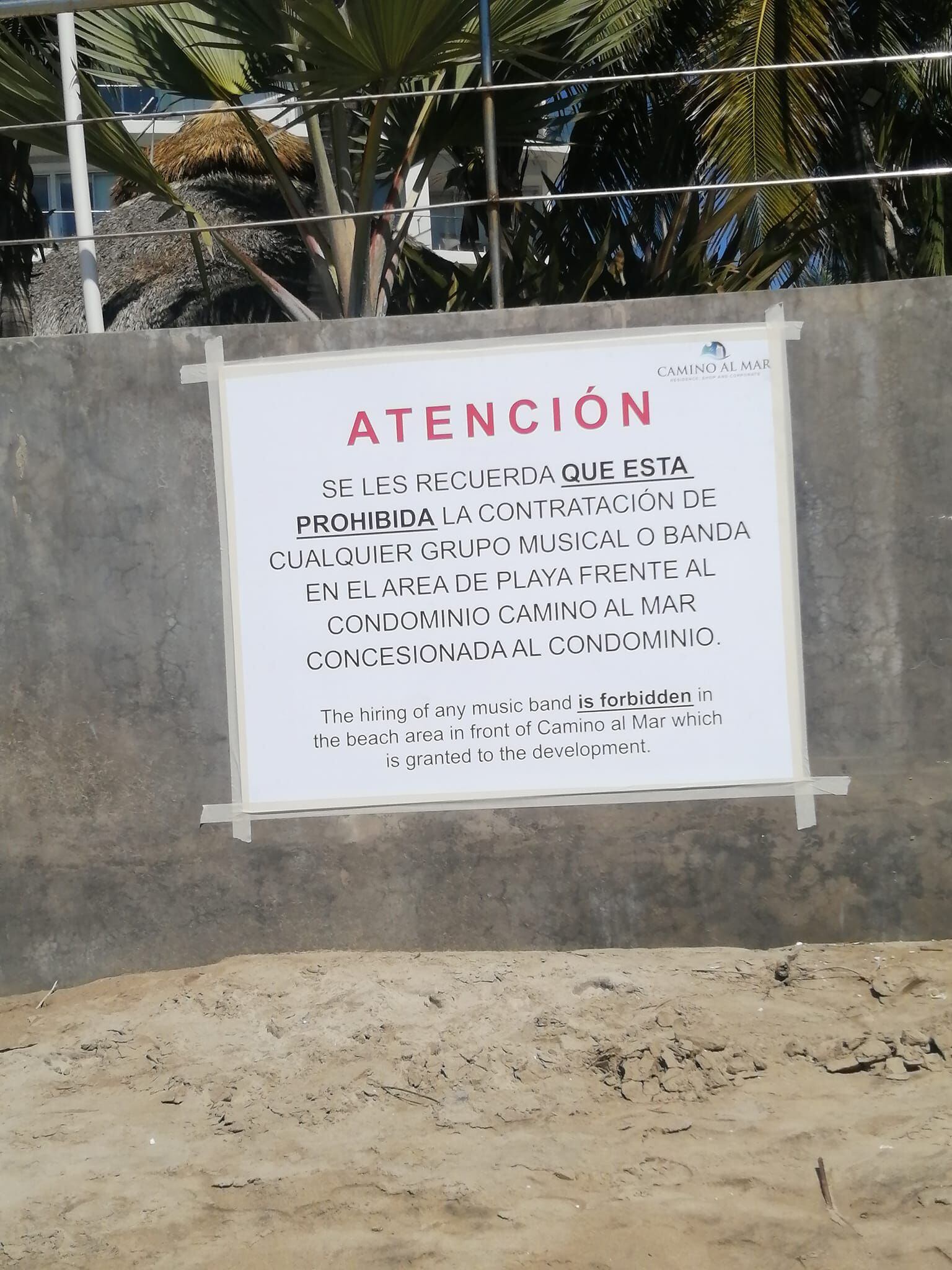 Por quejas de turistas extranjeros, hoteleros pidieron regular la música banda en playas de Mazatlán (Foto: @TerrorRestMX)