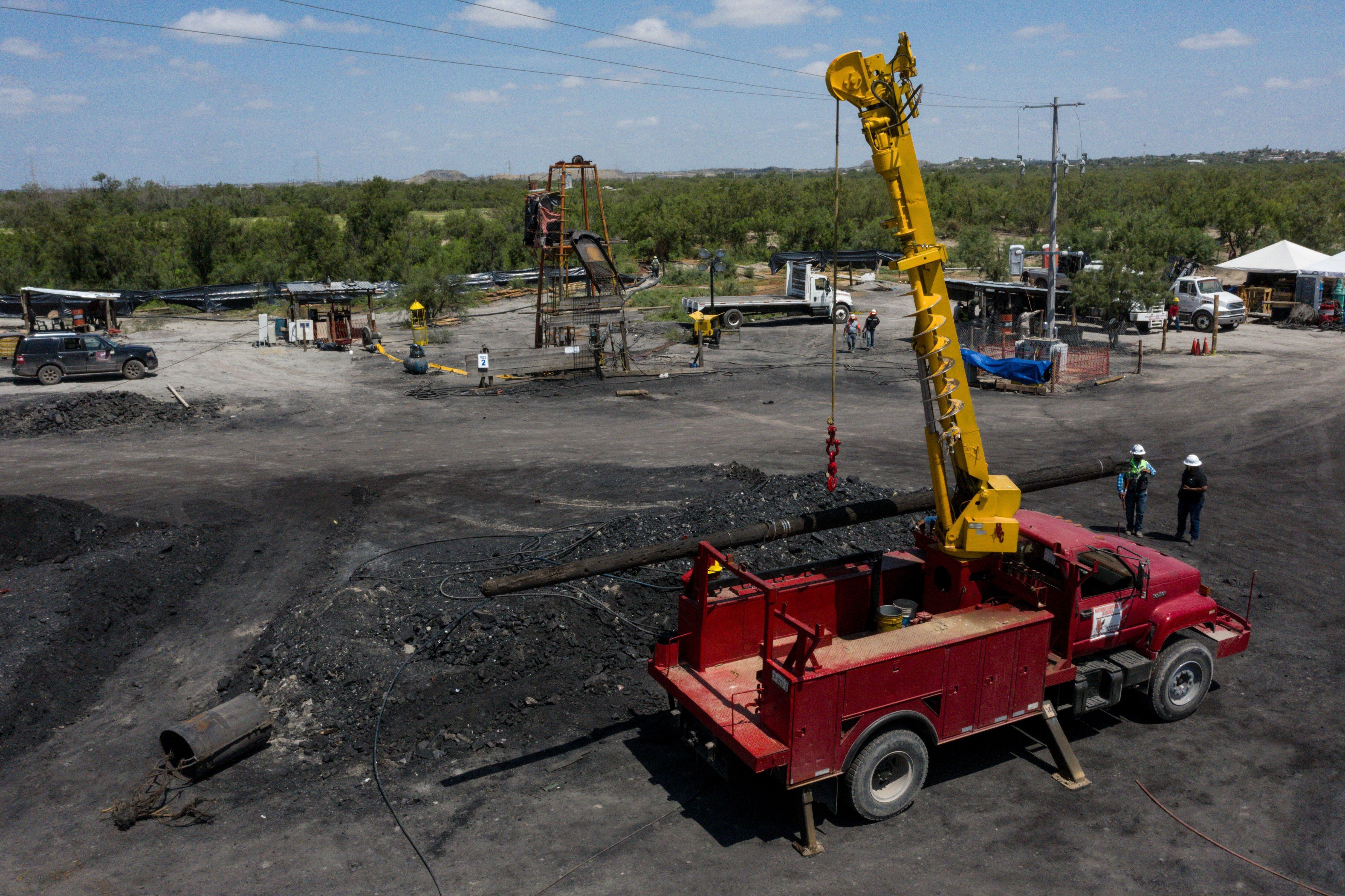 Derrumbe en mina de Coahuila: Protección civil revisa avances en trabajos de rescate de mineros