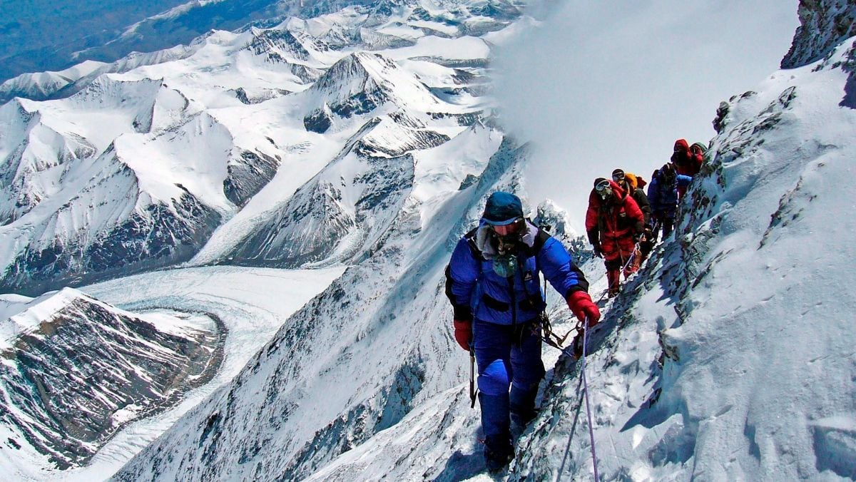 Monte Everest sube sus precios: ¿Por qué aumentó la tarifa para escaladores y cuánto costará en 2025?